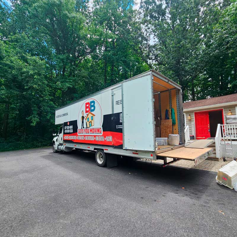 Mover packing household items for a long-distance relocation